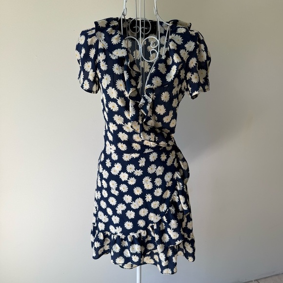 Realisation Par Dress The Valentina Daisy print true wrap 100% silk navy blue XS - Picture 4 of 12